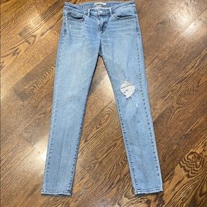 Levi’s 711 Skinny Jeans